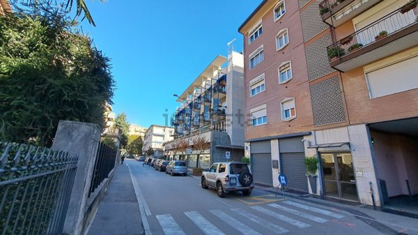 appartamento in affitto ad Erba