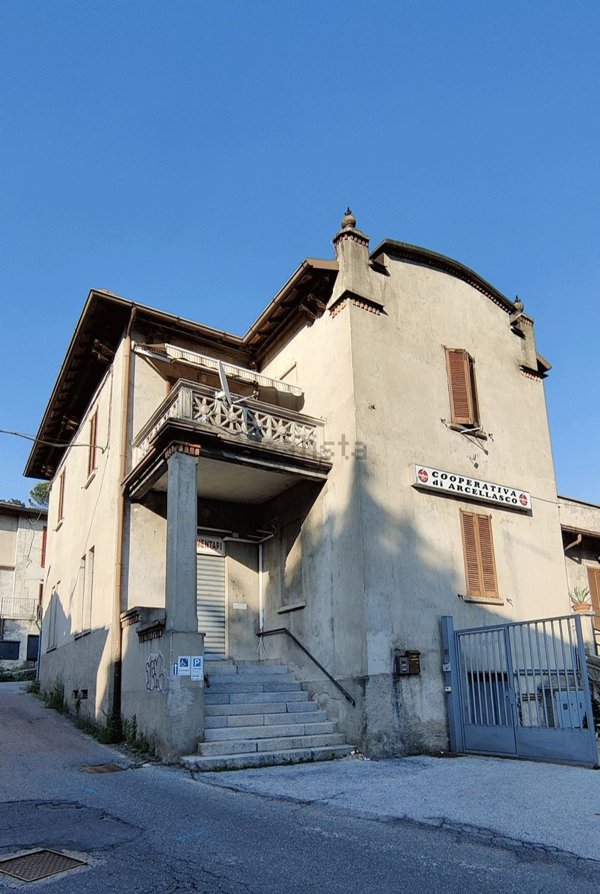 ufficio in affitto ad Erba