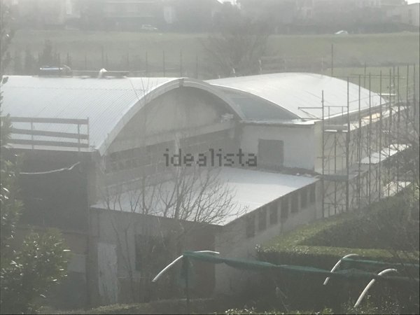 capannone in affitto ad Erba