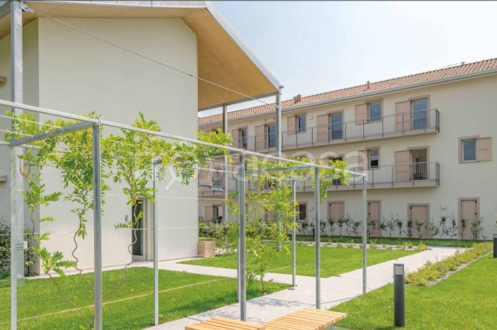 appartamento in affitto ad Erba