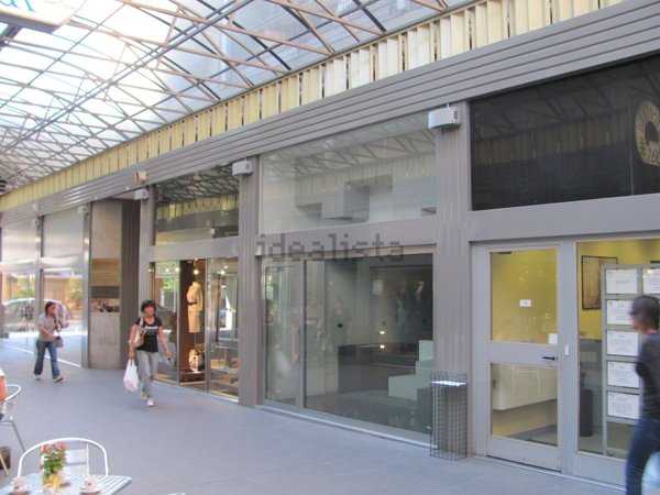 negozio in affitto ad Erba