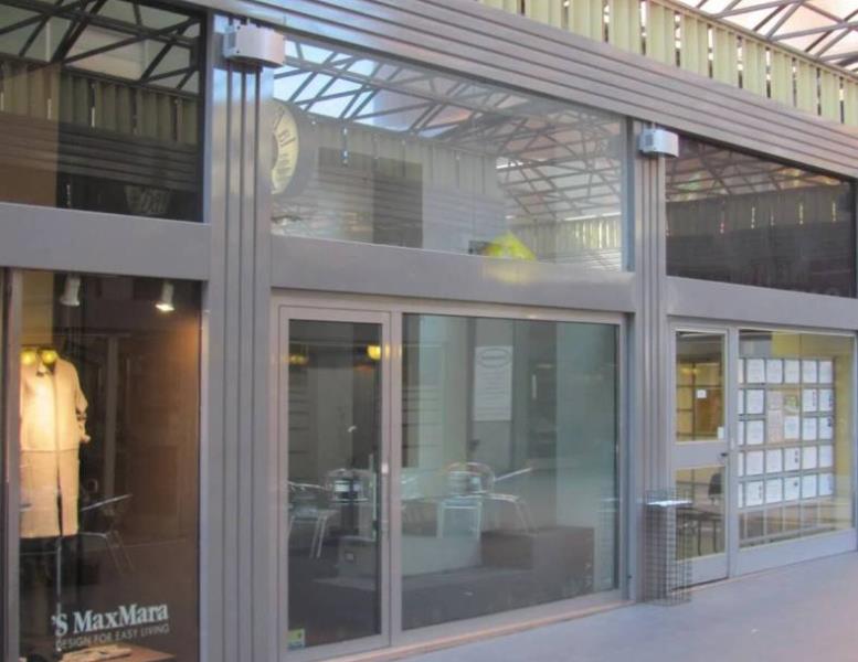 negozio in affitto ad Erba