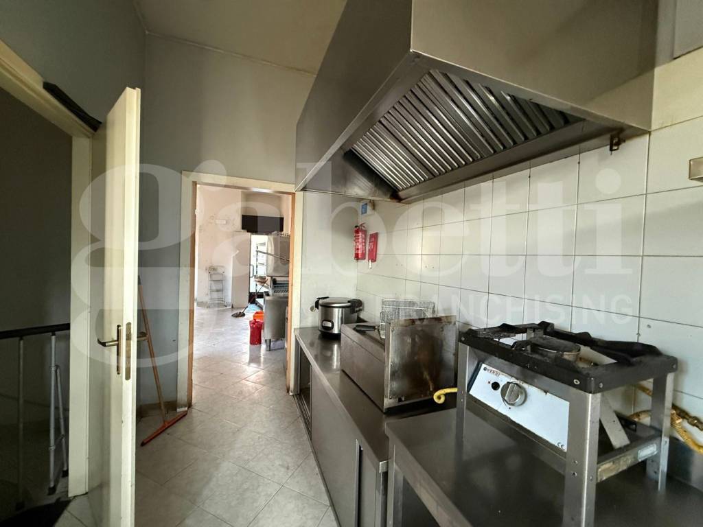 negozio in affitto ad Erba