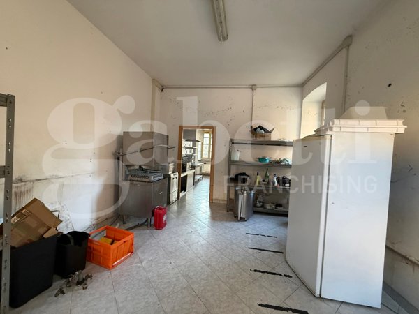 negozio in affitto ad Erba