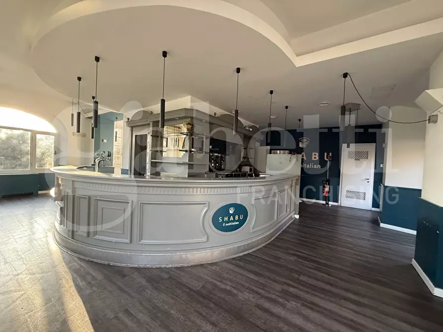 negozio in affitto ad Erba