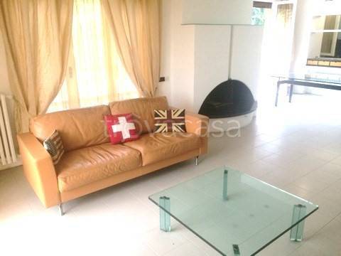 appartamento in affitto ad Erba