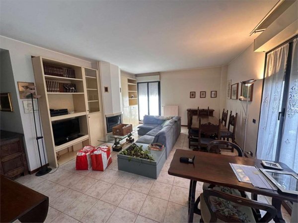 appartamento in affitto ad Erba