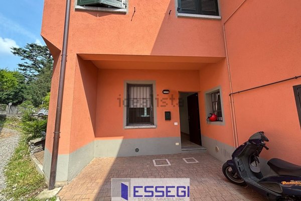 appartamento in affitto ad Erba