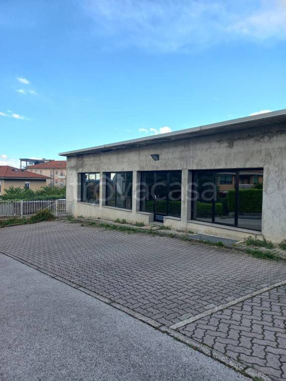 appartamento in affitto ad Erba
