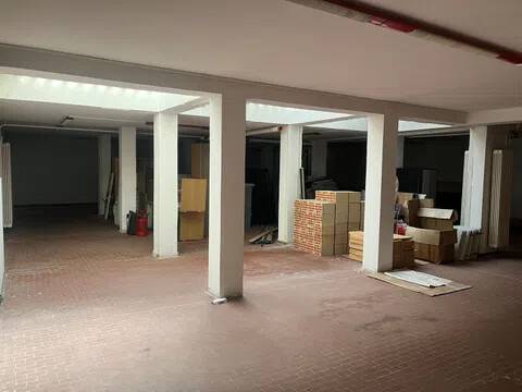 locale commerciale in affitto ad Erba