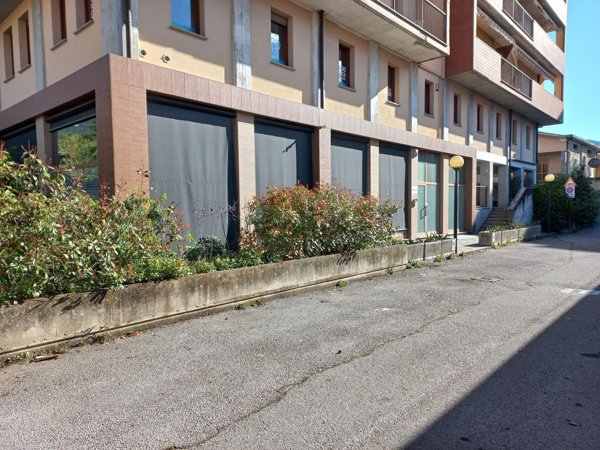 ufficio in affitto ad Erba
