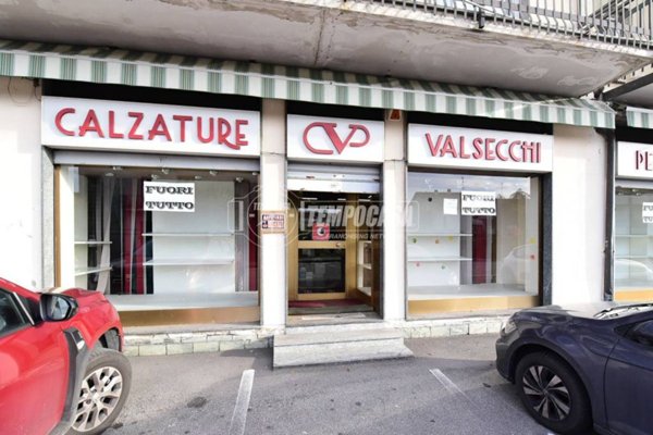 negozio in affitto ad Erba