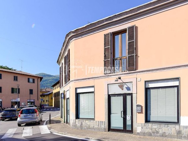 negozio in affitto ad Erba