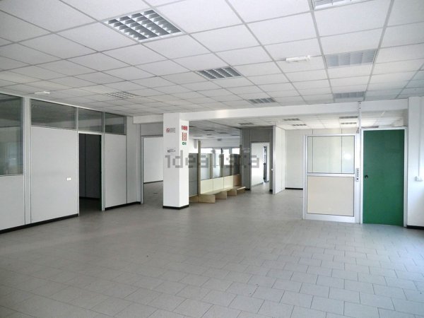 ufficio in affitto ad Erba