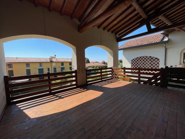 appartamento in affitto ad Erba