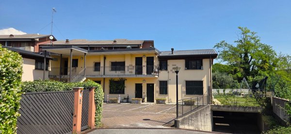 appartamento in affitto ad Erba