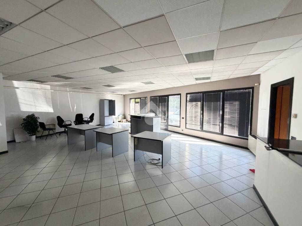 ufficio in affitto ad Erba