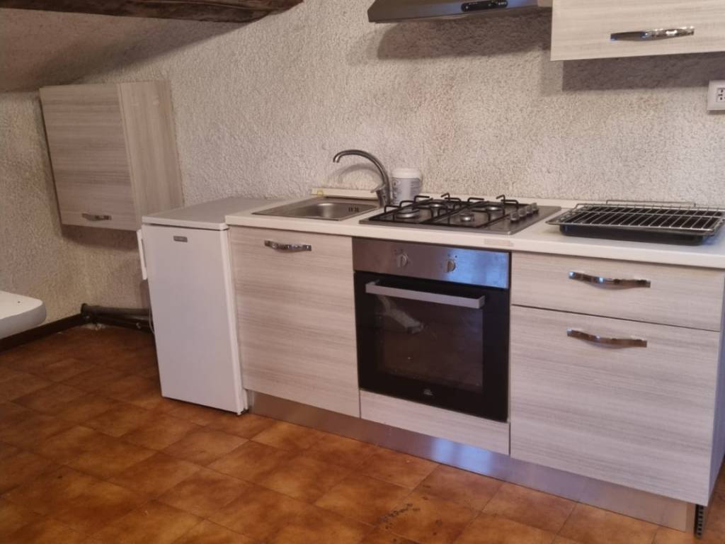 appartamento in affitto ad Eupilio in zona Penzano