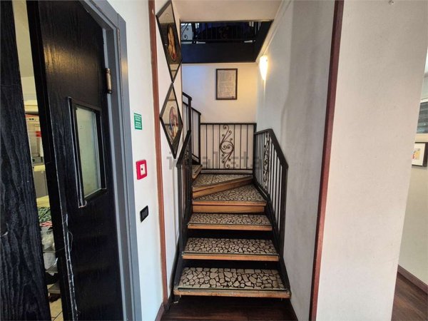 negozio in affitto a Faloppio