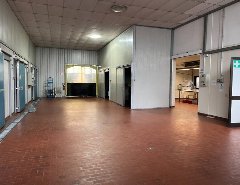 locale commerciale in affitto a Fino Mornasco