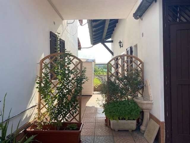 appartamento in affitto a Fino Mornasco