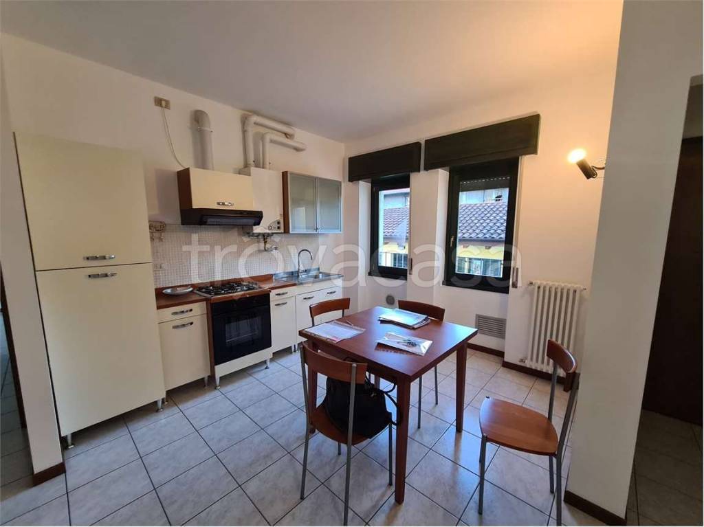 appartamento in affitto a Fino Mornasco