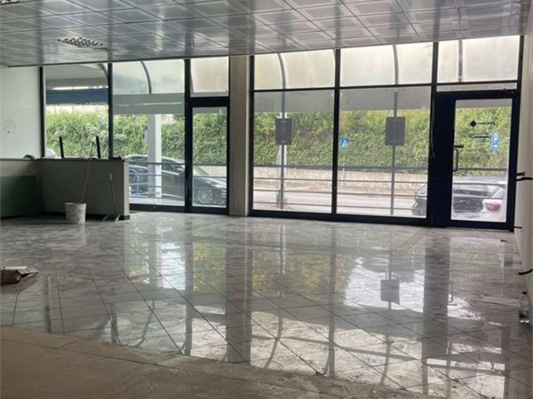 negozio in affitto a Fino Mornasco