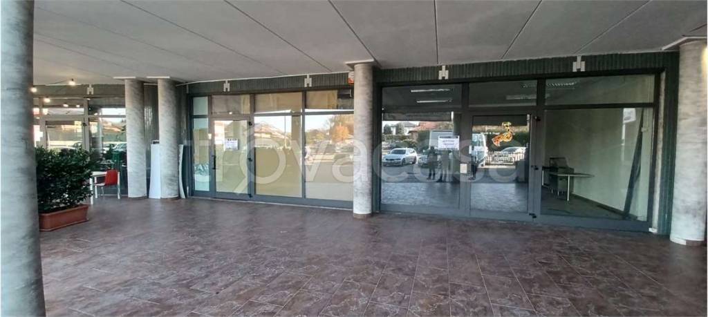 negozio in affitto a Fino Mornasco