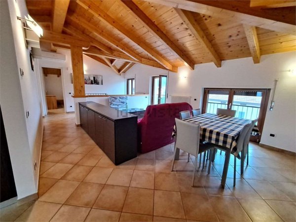 appartamento in affitto a Gera Lario