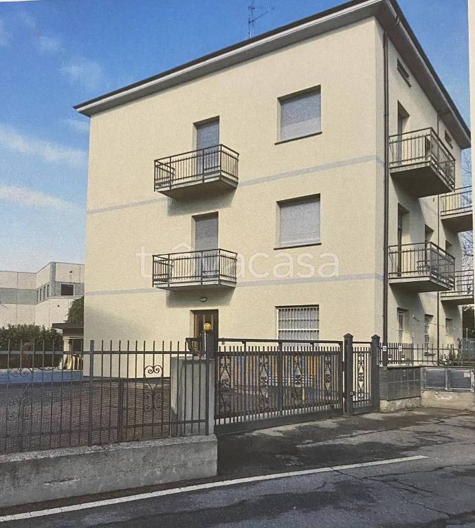 appartamento in affitto a Grandate