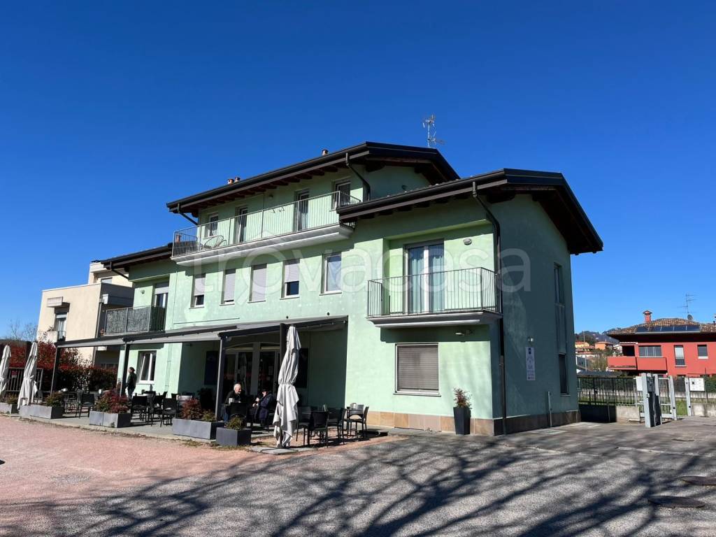 appartamento in affitto a Grandate