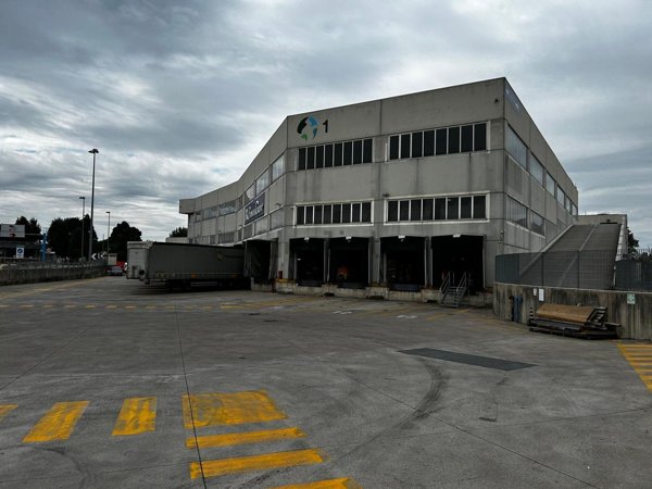 locale di sgombero in affitto a Grandate