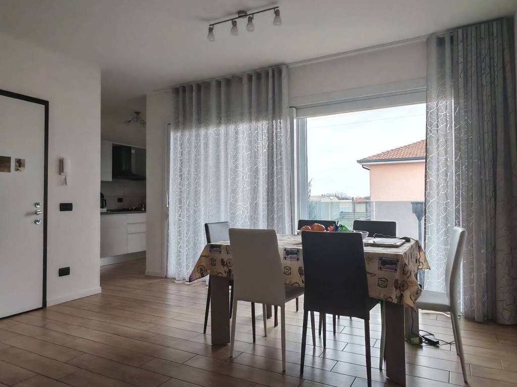 appartamento in affitto a Guanzate