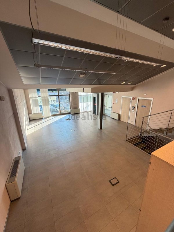 locale commerciale in affitto a Guanzate