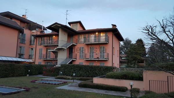 appartamento in affitto ad Inverigo