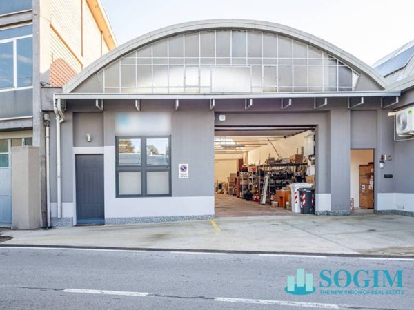 locale commerciale in affitto ad Inverigo
