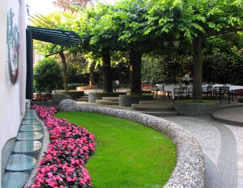 locale commerciale in affitto ad Inverigo