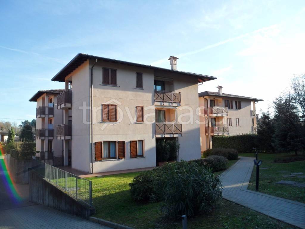 appartamento in affitto ad Inverigo