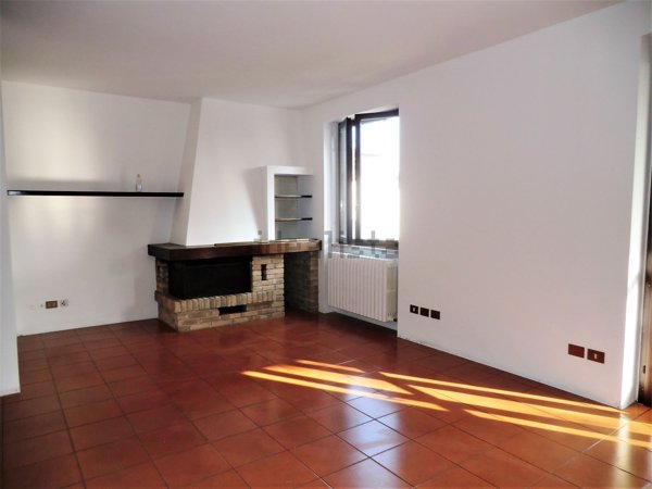 casa indipendente in affitto a Lambrugo