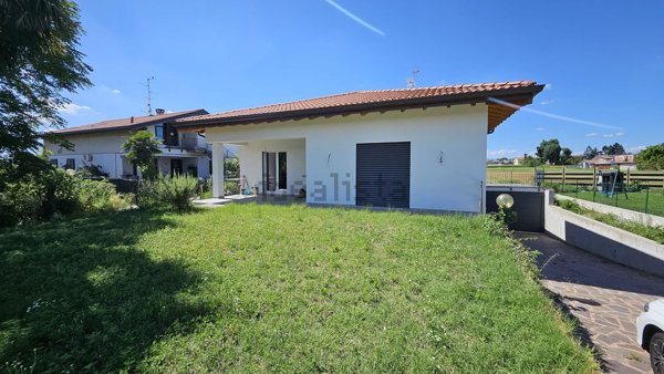 casa indipendente in affitto a Limido Comasco