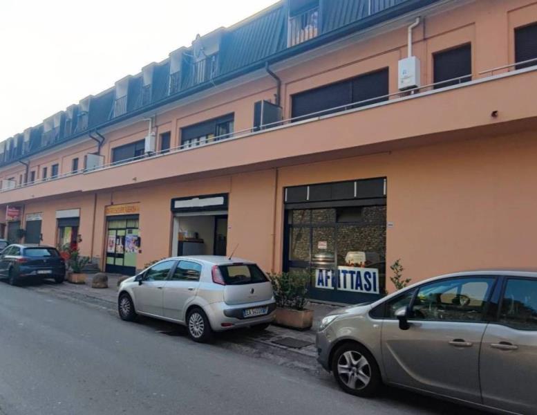 negozio in affitto a Lipomo