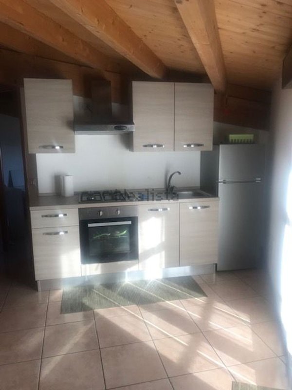 appartamento in affitto a Lipomo