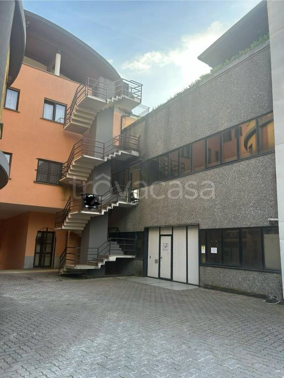 negozio in affitto a Lipomo