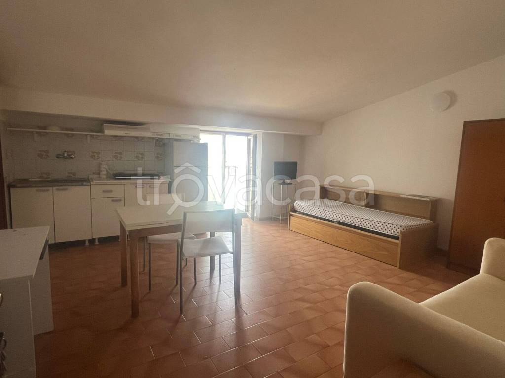 appartamento in affitto a Lipomo