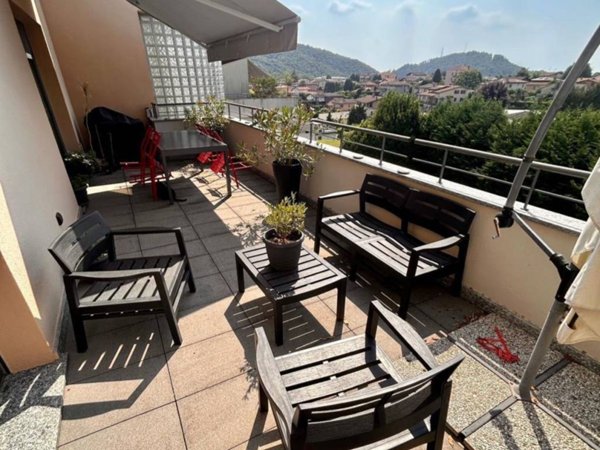 appartamento in affitto a Lipomo