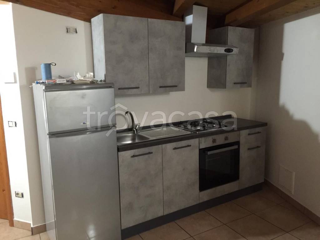 appartamento in affitto a Lipomo