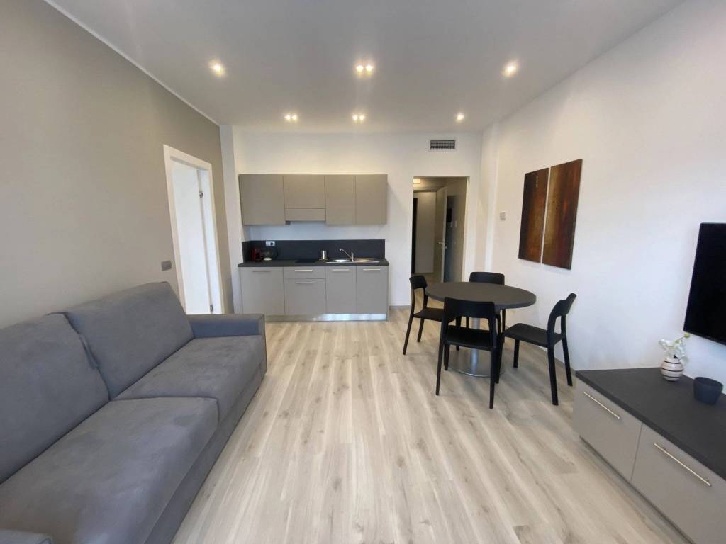 appartamento in affitto a Lipomo