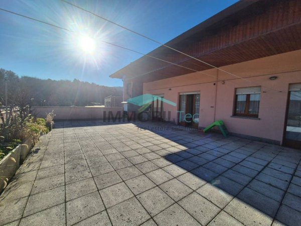 appartamento in affitto a Lipomo