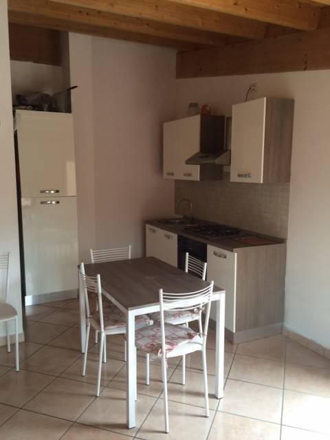 appartamento in affitto a Lipomo
