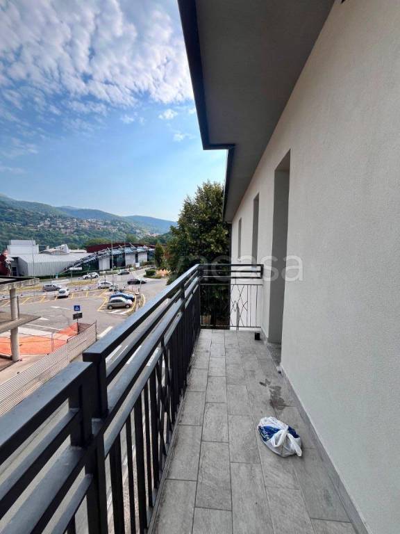 appartamento in affitto a Lipomo